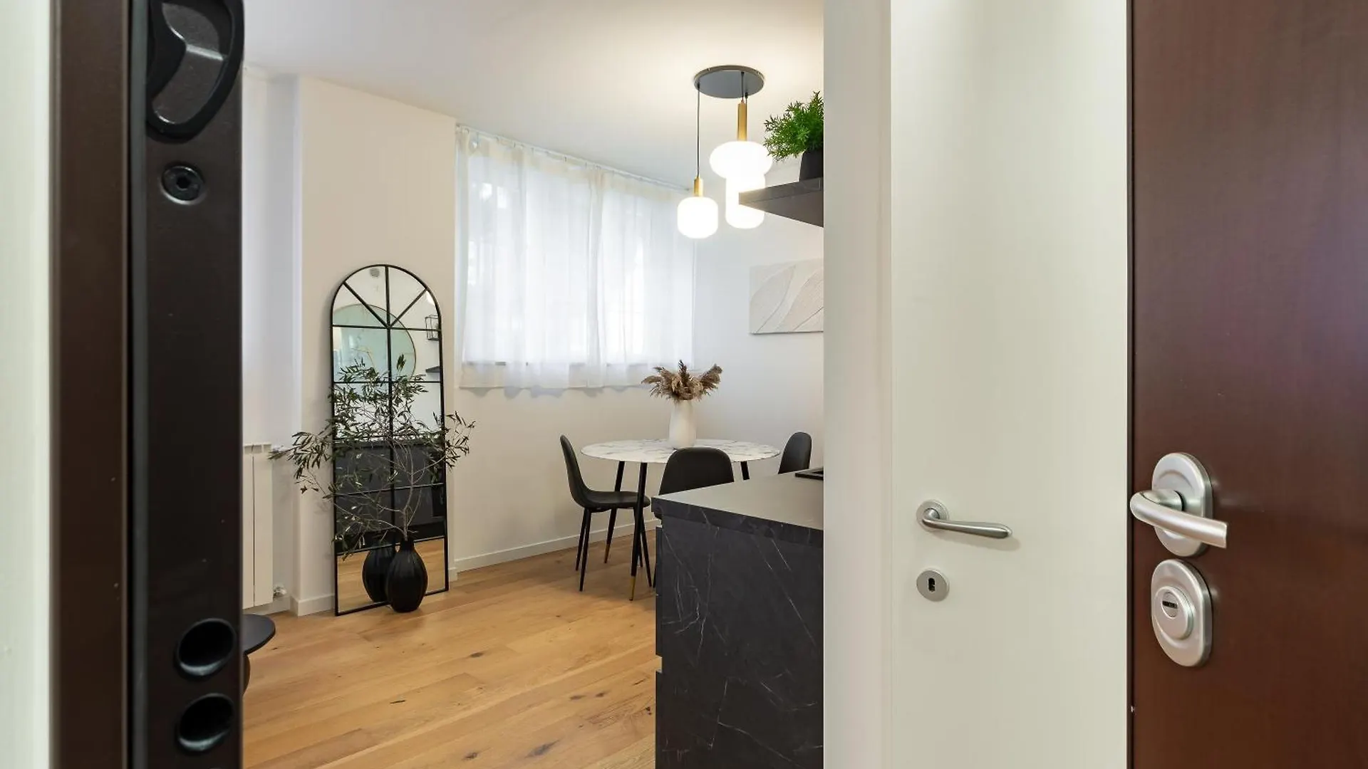 45Royal Stylish House Milan City Center 0*,  إيطاليا
